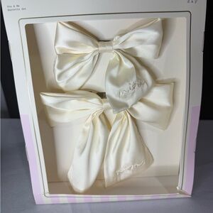 “Mom” & “Mini”  Cream Hair Bow Set for Mother & Daughter